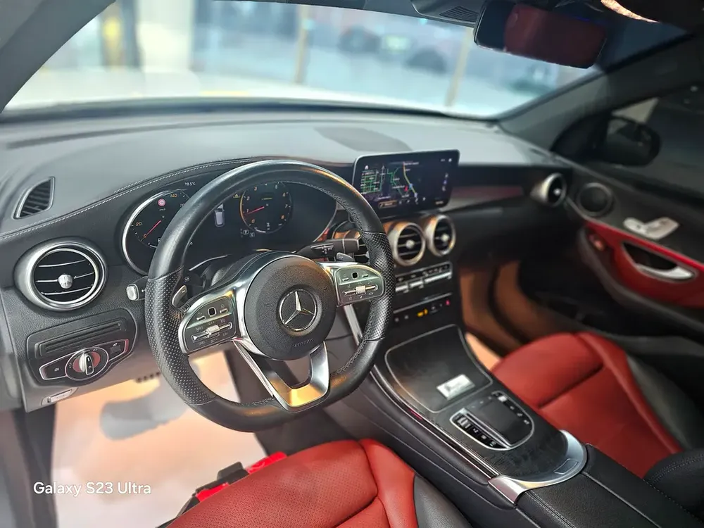 Mercedes-Benz GLC 200 AMG 2021 - GCC Specs - Excellent Condition - Image 5