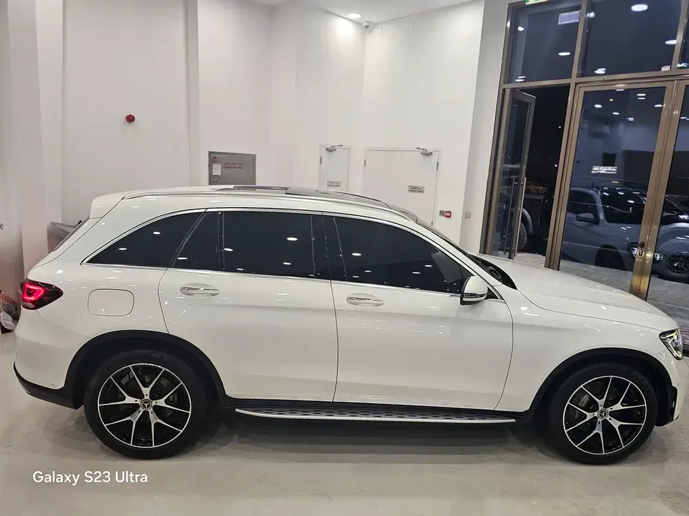 Mercedes-Benz GLC 200 AMG 2021 - GCC Specs - Excellent Condition - Image 9