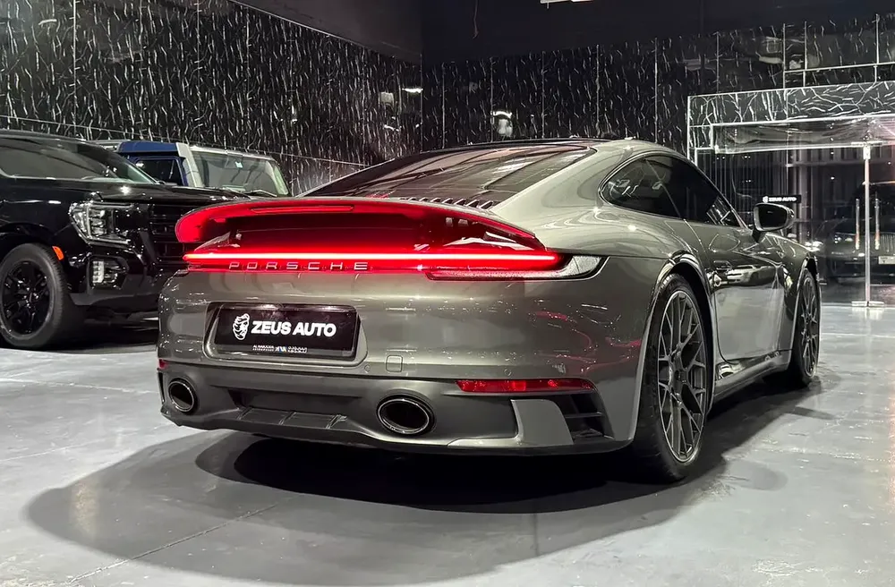 Porsche 911 Carrera 4S 2020 GCC specs for 399,000.00 AED - Image 4