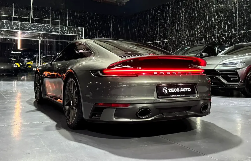 Porsche 911 Carrera 4S 2020 GCC specs for 399,000.00 AED - Image 5