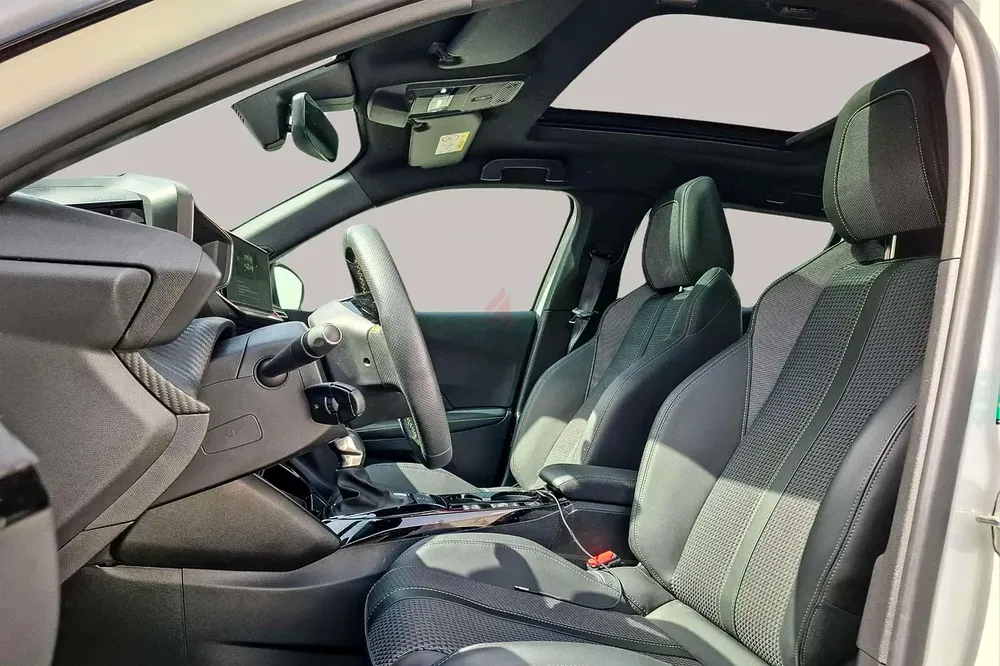 AED 1018/month | 2023 Peugeot 2008  | GCC Specs | Ref#430140 - Image 11