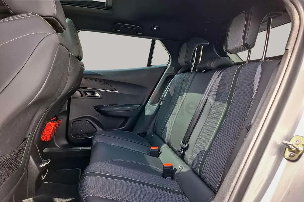AED 1018/month | 2023 Peugeot 2008  | GCC Specs | Ref#430140 - Image 12