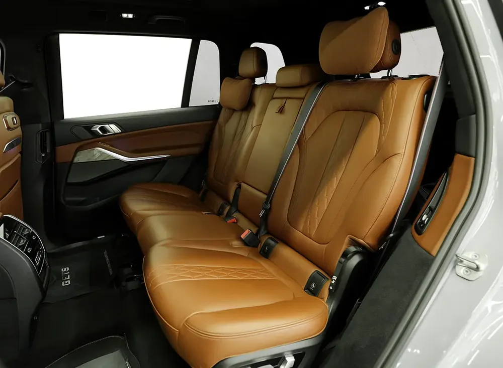 2023 I BMW X7 XDRIVE 40i I GCC I 5 YEARS WARRANTY AND SERVICE CONTRACT(AGMC) I - Image 13