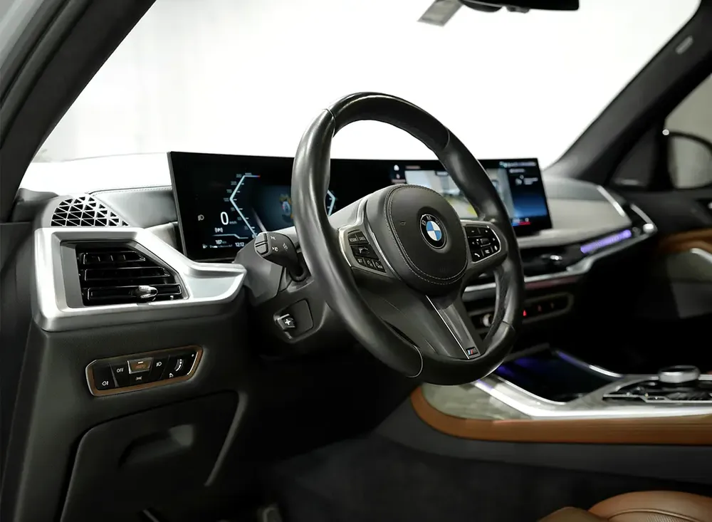 2023 I BMW X7 XDRIVE 40i I GCC I 5 YEARS WARRANTY AND SERVICE CONTRACT(AGMC) I - Image 8