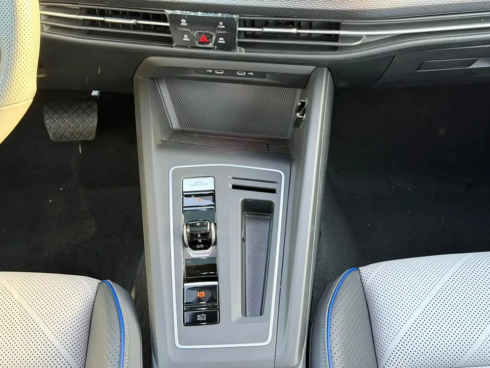 Volkswagen Troc R-line 300 TSI 1.5L Turbo petrol Export Price @ 87,500 AED - Image 10