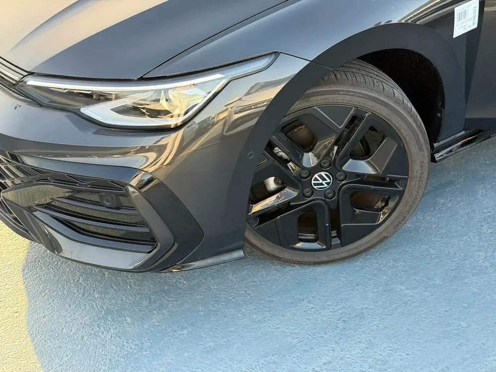 Volkswagen Troc R-line 300 TSI 1.5L Turbo petrol Export Price @ 87,500 AED - Image 17
