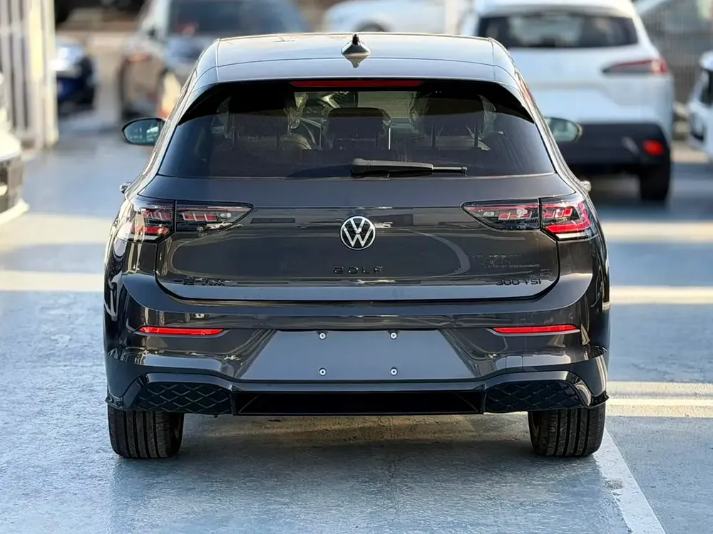 Volkswagen Troc R-line 300 TSI 1.5L Turbo petrol Export Price @ 87,500 AED - Image 4