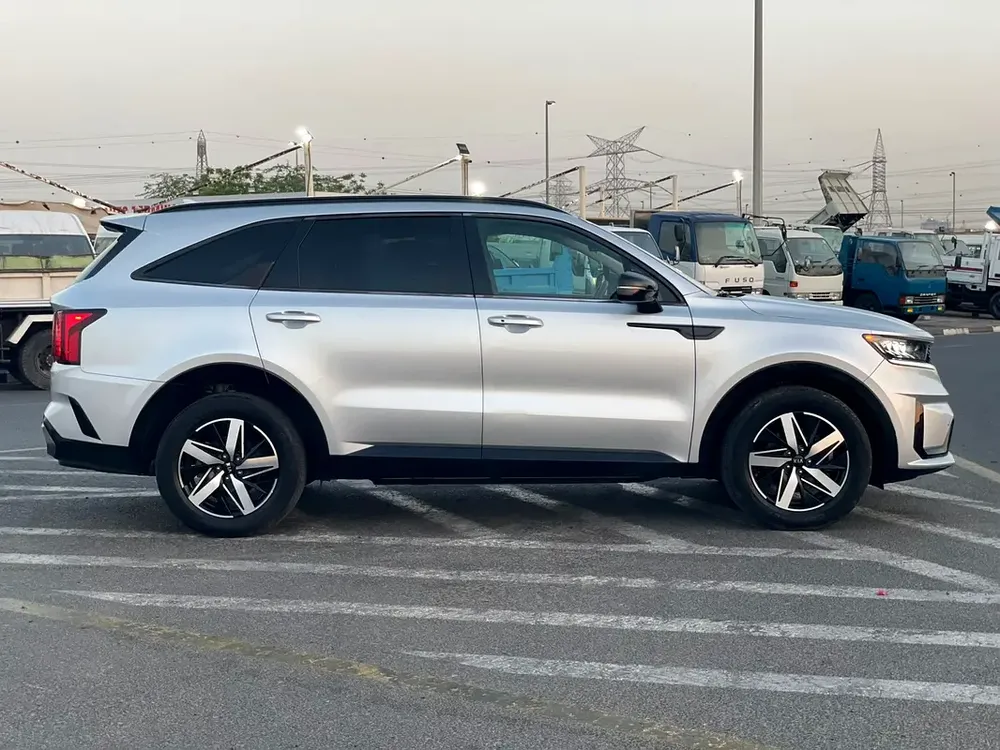 2021 Kia Sorento S Class – 2.5L – Full Option – Panoramic Roof – 7 Seater – Full Option - Image 4