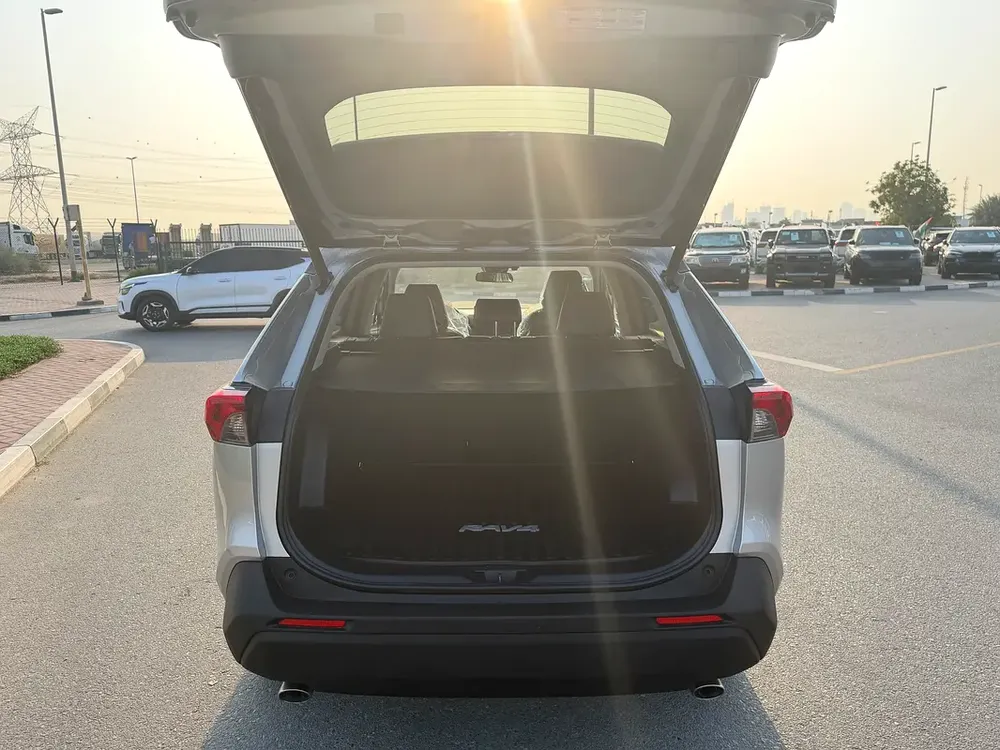 2021 Toyota RAV4 XLE - American Specs - Excellent Condition - Image 10