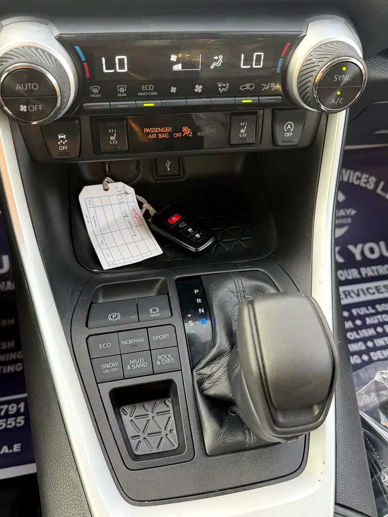 2021 Toyota RAV4 XLE - American Specs - Excellent Condition - Image 16
