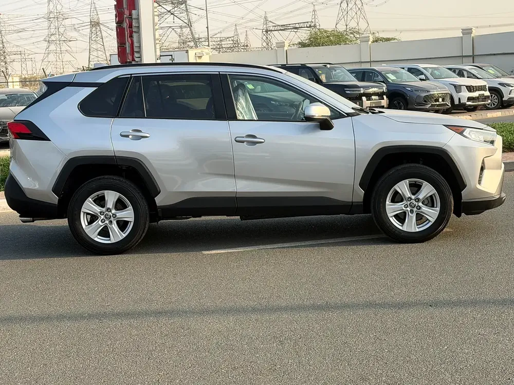 2021 Toyota RAV4 XLE - American Specs - Excellent Condition - Image 5