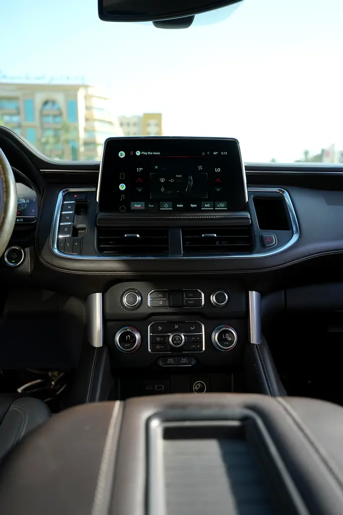 GMC Yukon XL SLE 2022 | GCC Specs | Excellent Condition - Image 10
