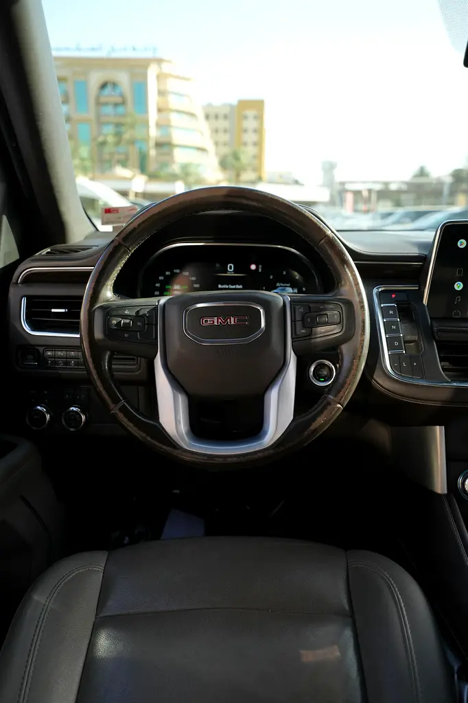 GMC Yukon XL SLE 2022 | GCC Specs | Excellent Condition - Image 12