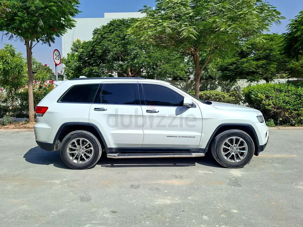 AED 2193/month | 2015 Jeep Grand Cherokee  | GCC Specs | Ref#472043 - Image 4