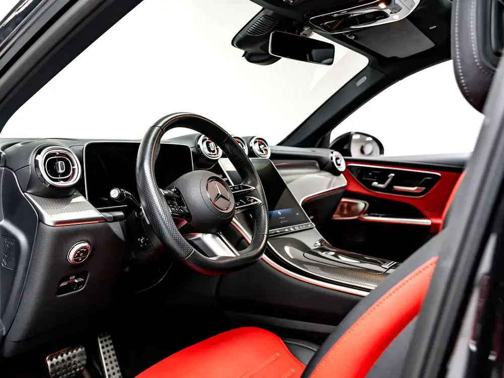 2024 Mercedes GLC 300 4Matic, August 2029 Mercedes Warranty + Service Contract, Low KMs, GCC - Image 13