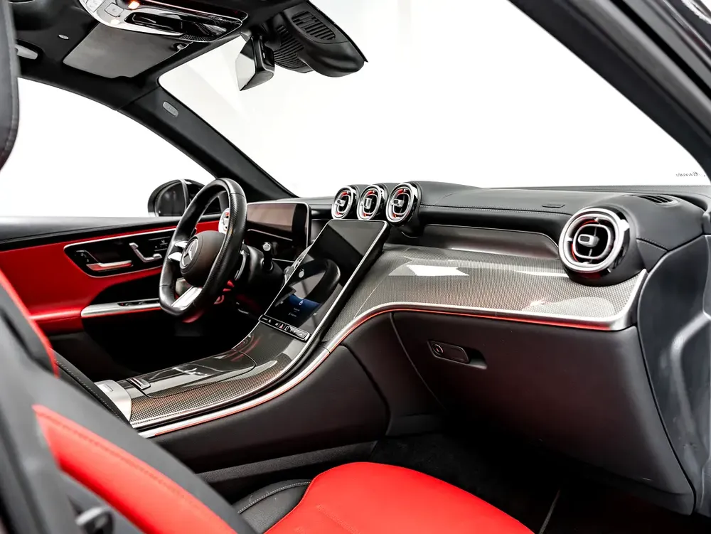 2024 Mercedes GLC 300 4Matic, August 2029 Mercedes Warranty + Service Contract, Low KMs, GCC - Image 15