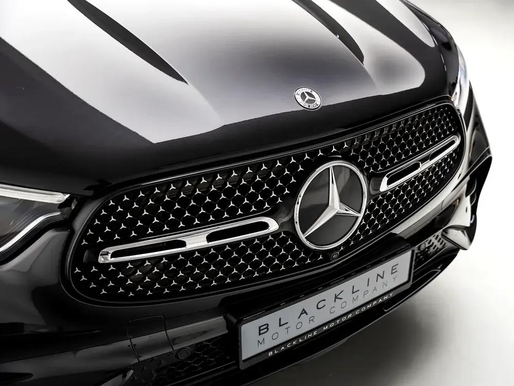 2024 Mercedes GLC 300 4Matic, August 2029 Mercedes Warranty + Service Contract, Low KMs, GCC - Image 5