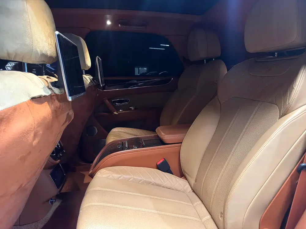 Bentley Bentayga W12 Mulliner 2016 | European Specs | Pristine Condition - Image 10