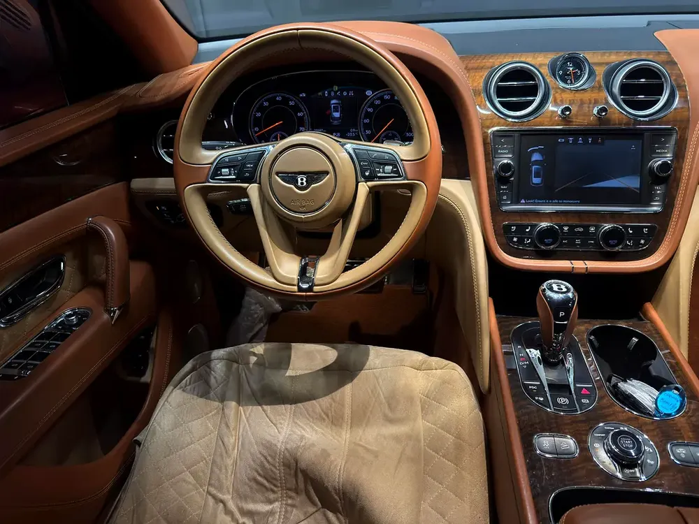 Bentley Bentayga W12 Mulliner 2016 | European Specs | Pristine Condition - Image 12