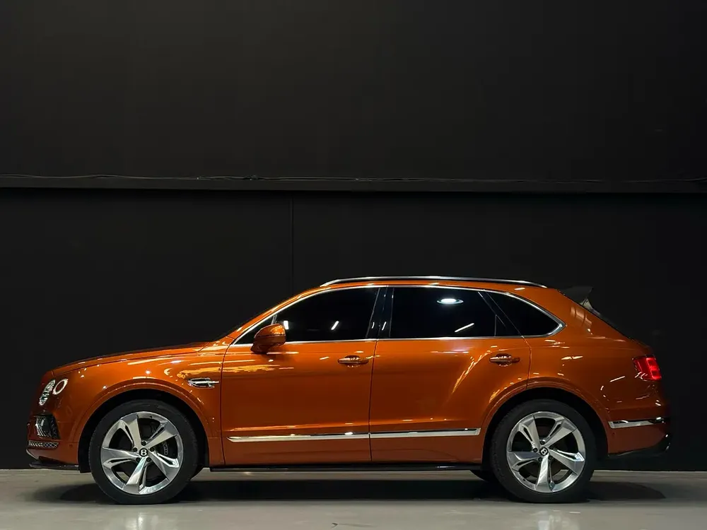Bentley Bentayga W12 Mulliner 2016 | European Specs | Pristine Condition - Image 5