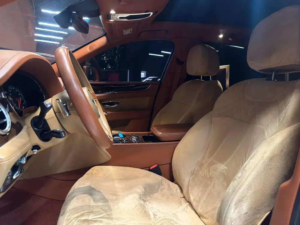 Bentley Bentayga W12 Mulliner 2016 | European Specs | Pristine Condition - Image 8