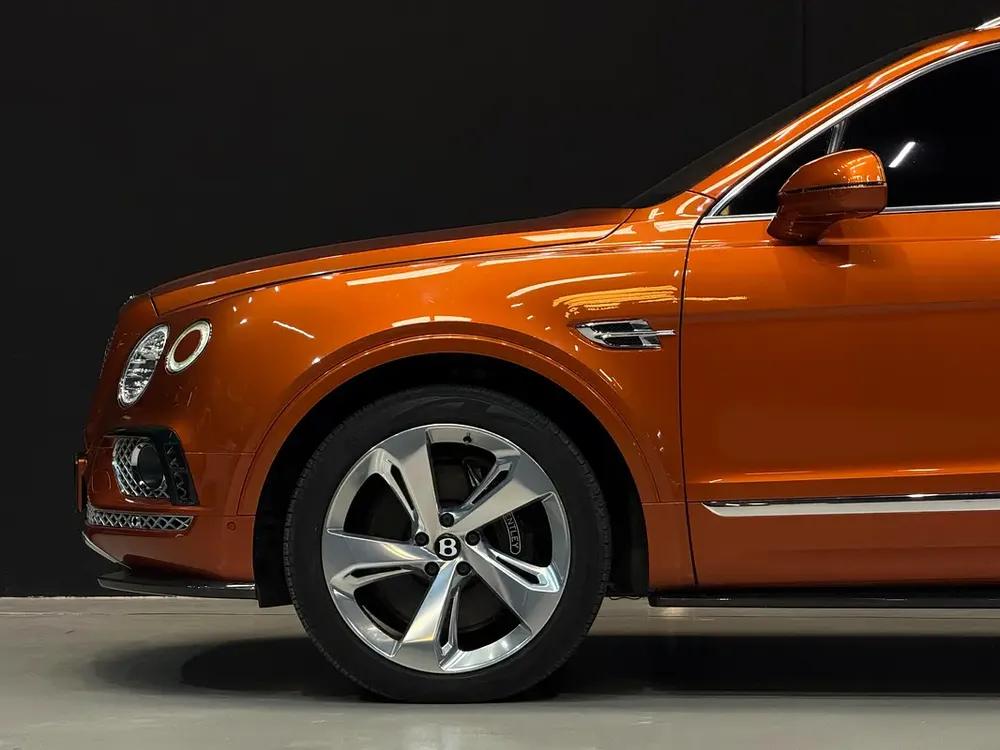 Bentley Bentayga W12 Mulliner 2016 | European Specs | Pristine Condition - Image 9