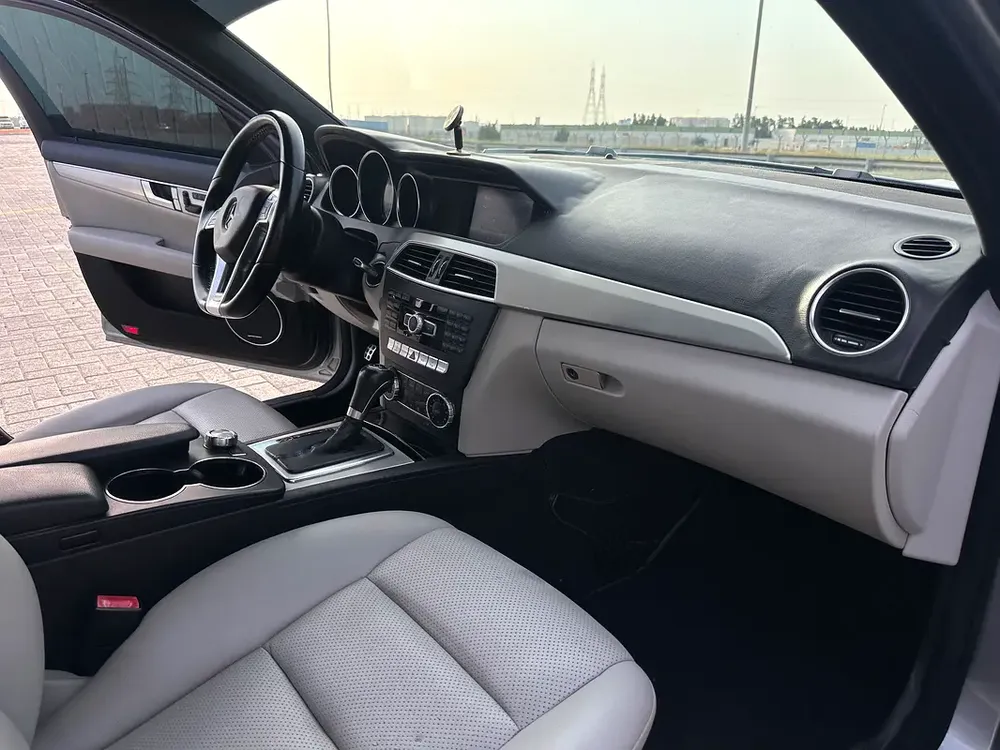 Mercedes C250 2014 imported AMG kit full option super clean car - Image 10