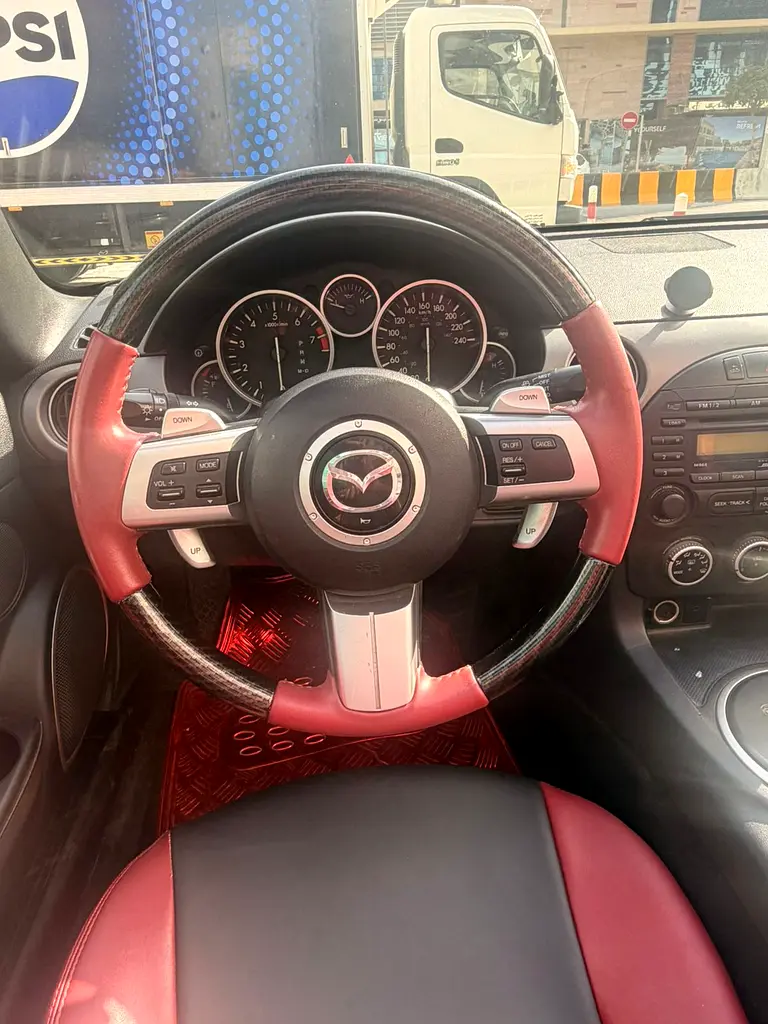2009 Mazda MX-5 Miata  Hardtop Convertible GCC - Image 15
