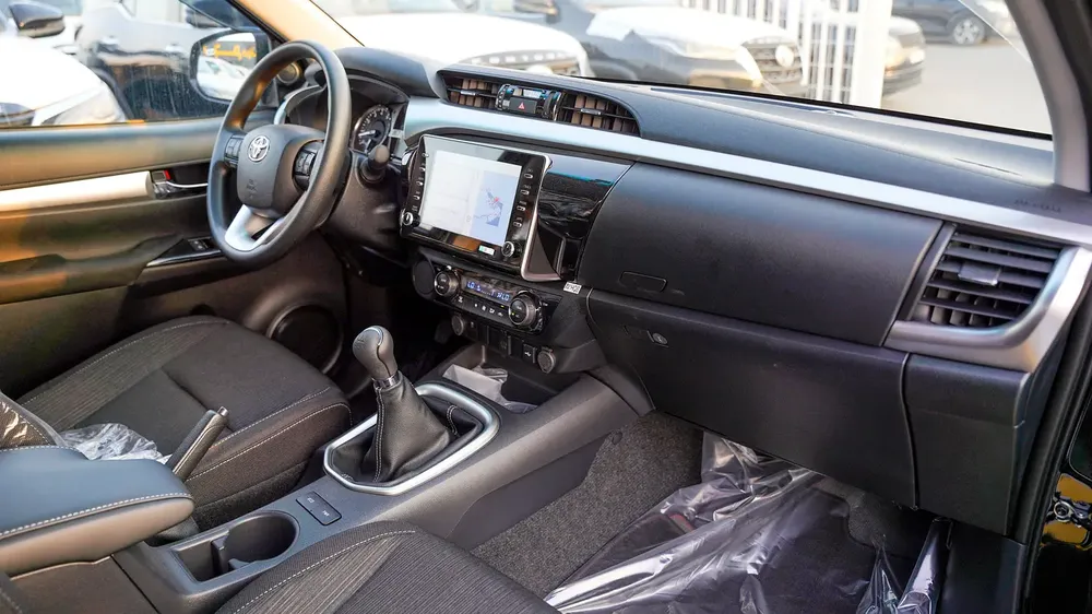Toyota Hilux Double Cab 2.7L PETROL  4x2 Manual Transmission - Image 10