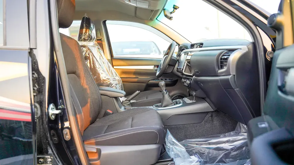 Toyota Hilux Double Cab 2.7L PETROL  4x2 Manual Transmission - Image 11