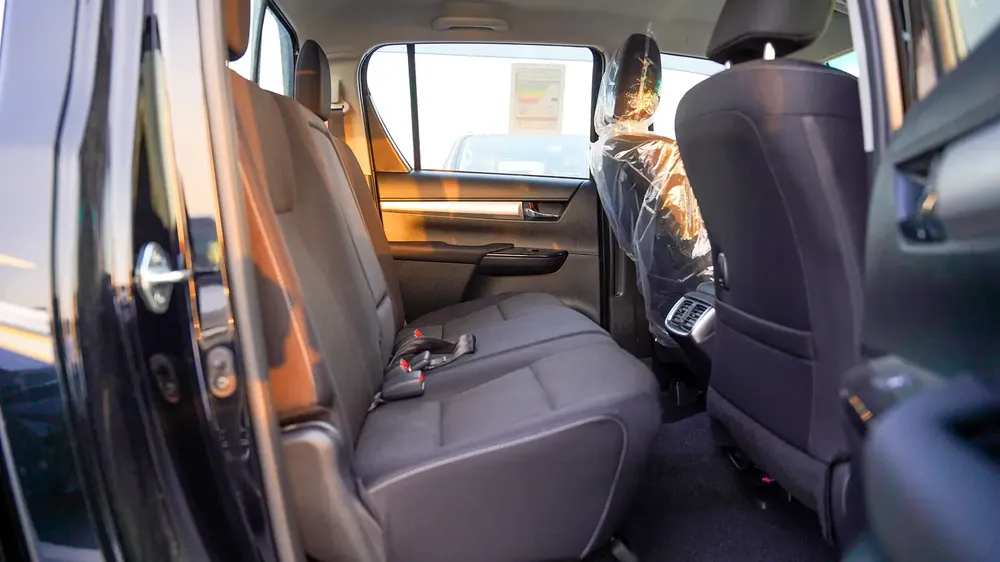 Toyota Hilux Double Cab 2.7L PETROL  4x2 Manual Transmission - Image 12