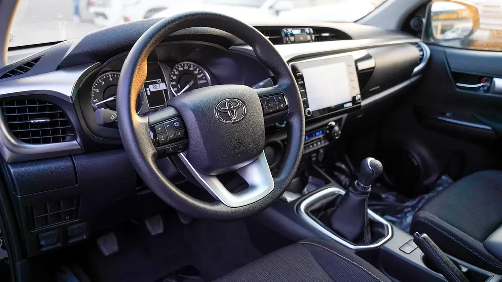 Toyota Hilux Double Cab 2.7L PETROL  4x2 Manual Transmission - Image 8