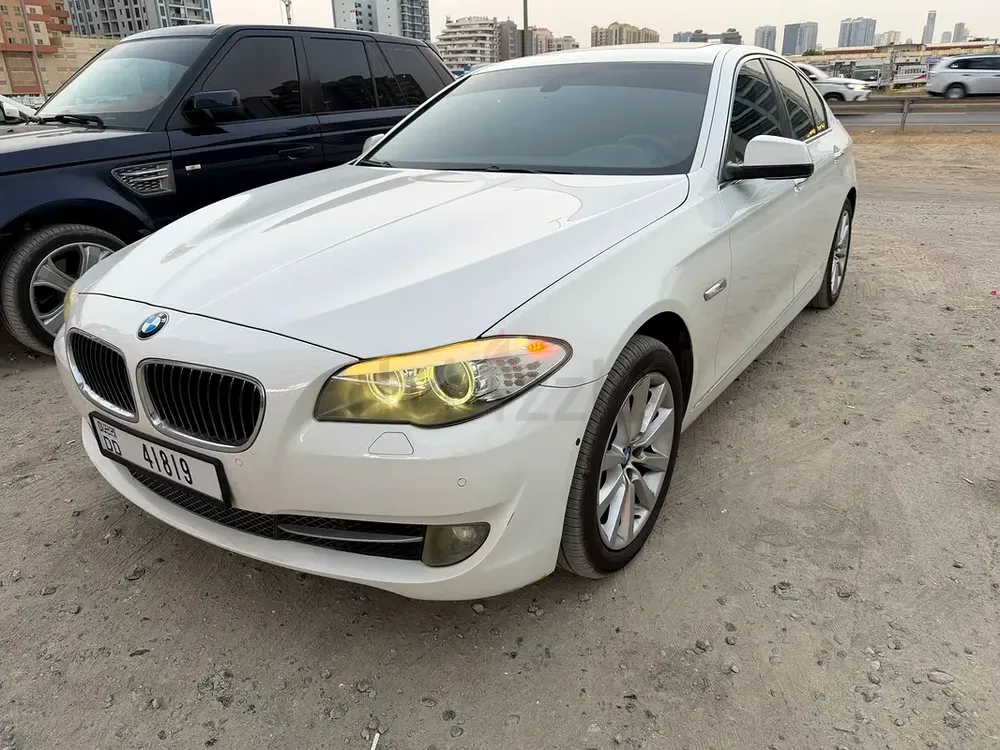 BMW 5-Series 530i Luxury Line 2013 | GCC Specs | Pristine Condition - Image 4