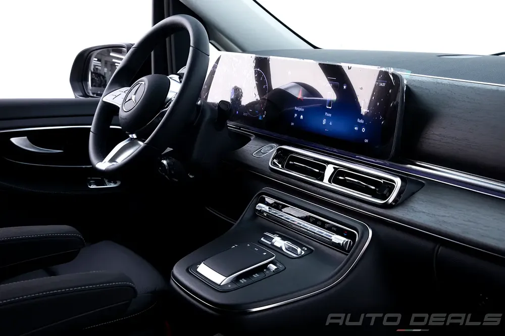 2025 Mercedes Benz V300 | GCC | Warranty | Brand New | 8 Seater - Image 10
