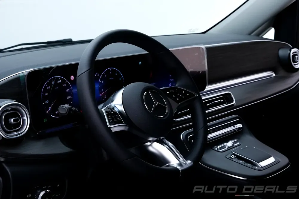 2025 Mercedes Benz V300 | GCC | Warranty | Brand New | 8 Seater - Image 11