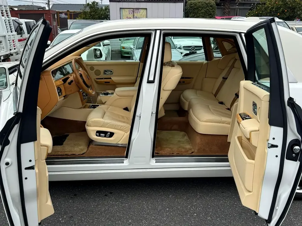 Rolls-Royce Phantom 2019 | Japanese Specs | Pristine Condition - Image 4