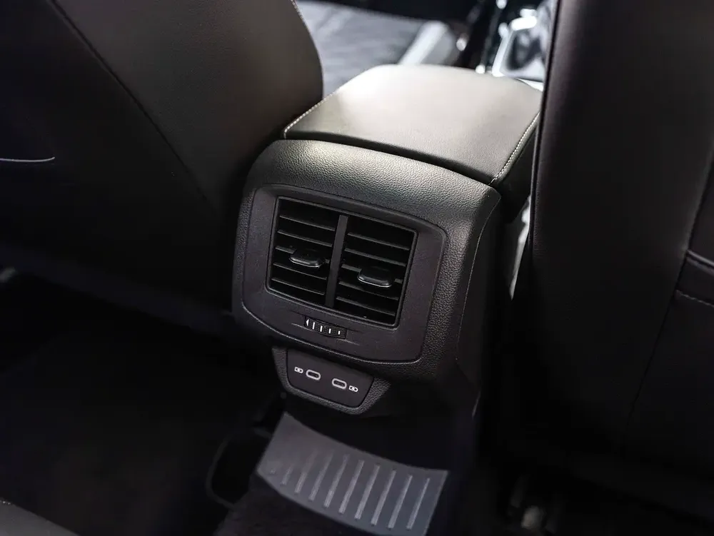 0% DOWN-PAYMENT | THE MAY ADVANTAGE | RELIABLE DAILY | T-ROC R-LINE | WARRANTY - Image 18