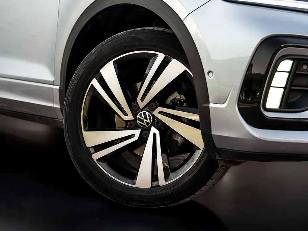 0% DOWN-PAYMENT | THE MAY ADVANTAGE | RELIABLE DAILY | T-ROC R-LINE | WARRANTY - Image 5