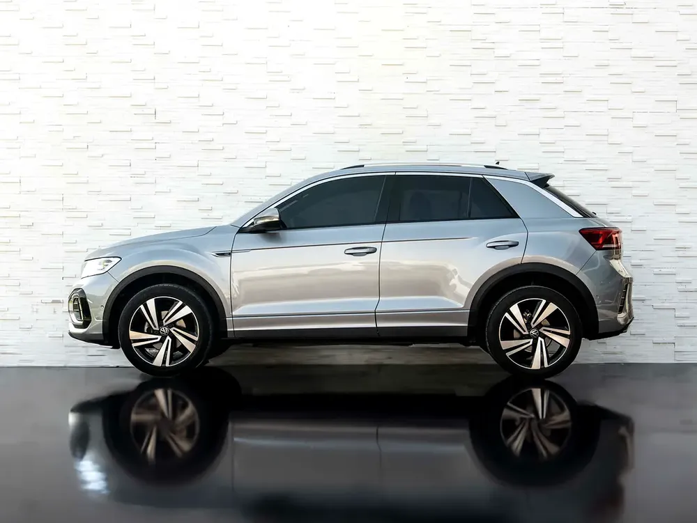 0% DOWN-PAYMENT | THE MAY ADVANTAGE | RELIABLE DAILY | T-ROC R-LINE | WARRANTY - Image 6