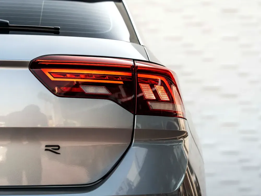 0% DOWN-PAYMENT | THE MAY ADVANTAGE | RELIABLE DAILY | T-ROC R-LINE | WARRANTY - Image 8