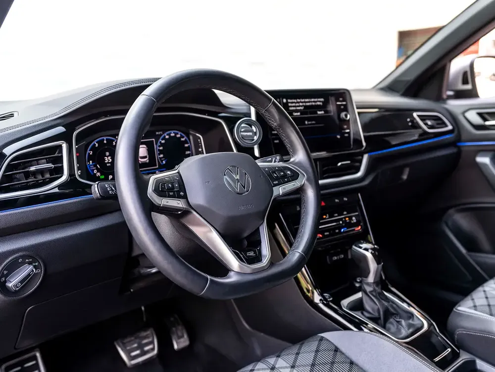 0% DOWN-PAYMENT | THE MAY ADVANTAGE | RELIABLE DAILY | T-ROC R-LINE | WARRANTY - Image 9