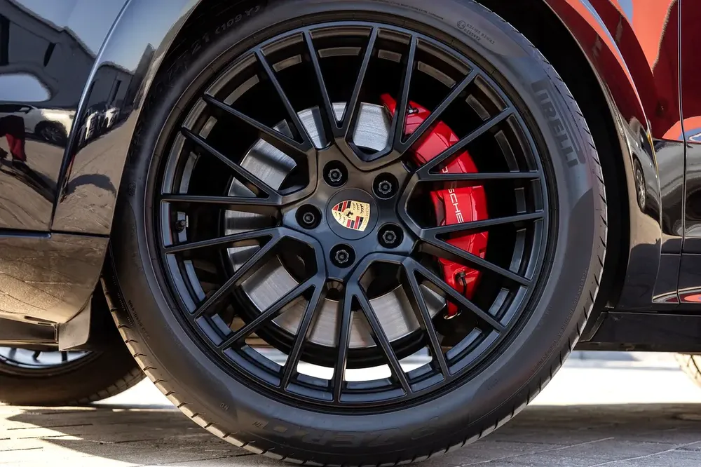 Porsche Cayenne GTS 2022 GCC | Agency Warranty - Image 10