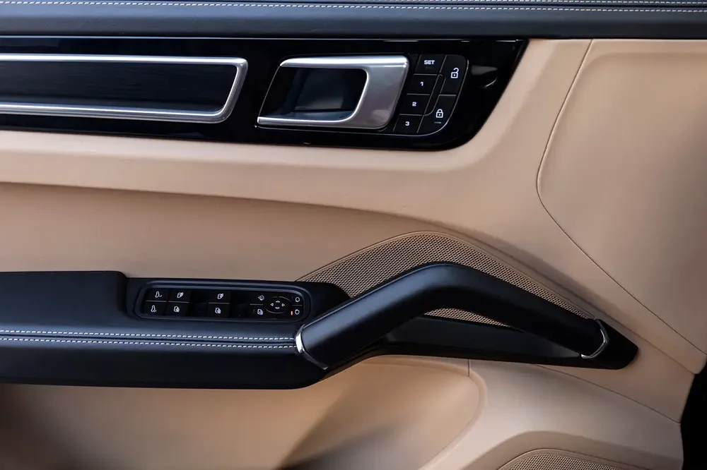 Porsche Cayenne GTS 2022 GCC | Agency Warranty - Image 13