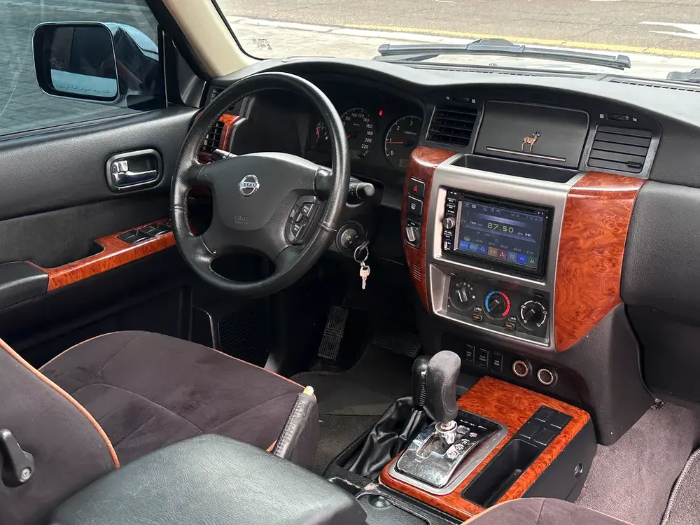 Nissan VTC Safari 2014 GCC sunroof difflock super clean car - Image 19