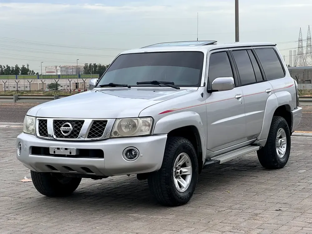 Nissan VTC Safari 2014 GCC sunroof difflock super clean car - Image 8