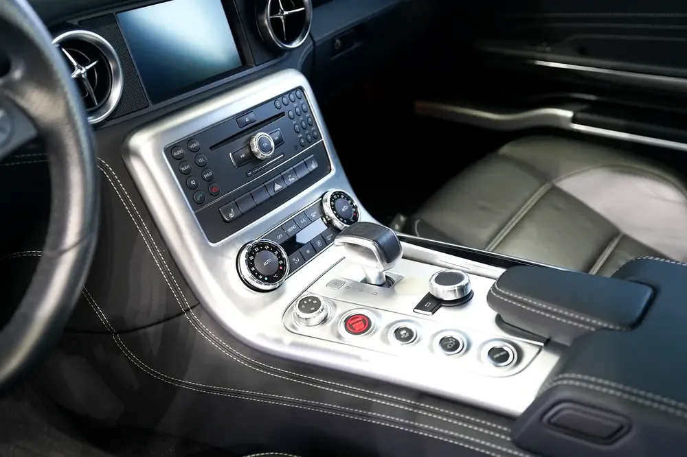 SLS AMG | SILVER/BLACK | WARRANTY AVAILABLE - Image 10