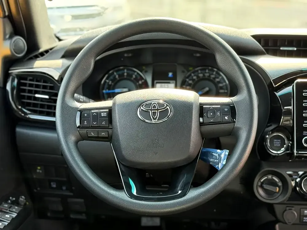 Toyota Hilux Adventure 2026 FULL OPTION 4.0L - GCC Specs - Brand New! - Image 6