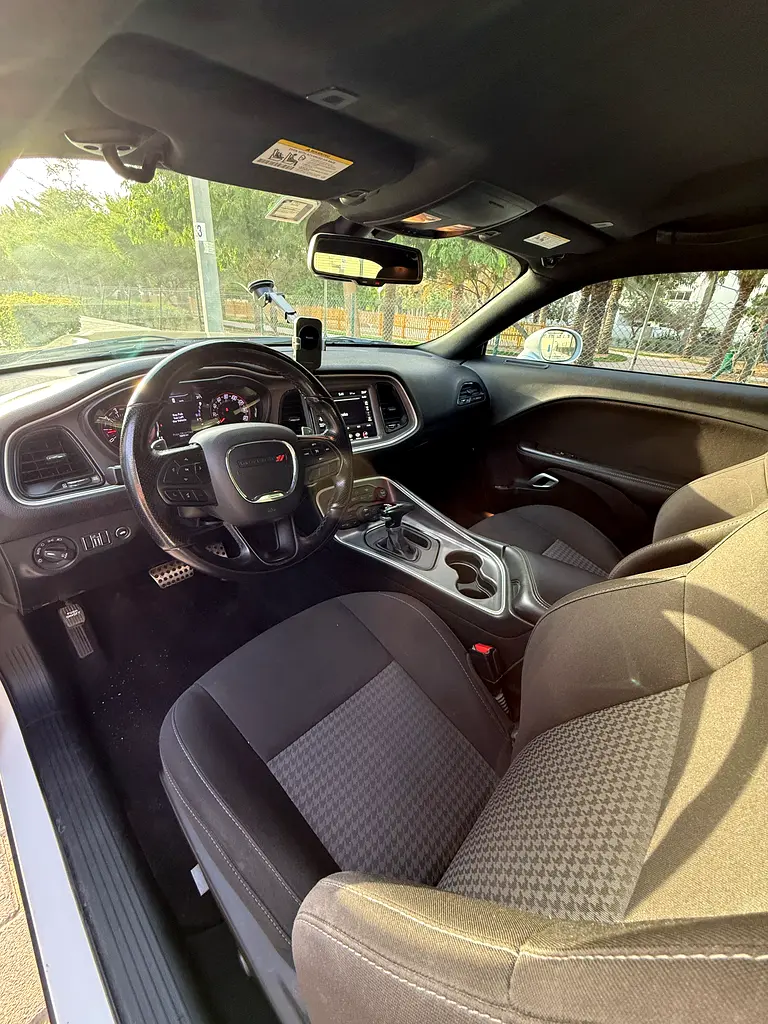 CHALLENGER RT V8 PERFECT CONDITIONS - Image 9
