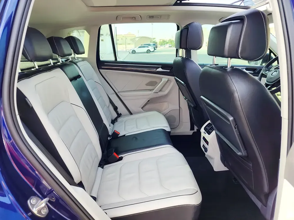 Volkswagen Tiguan 4Motion 2.0 Sport 2018 Model GCC Specs With Full Service History From Agency - Image 10