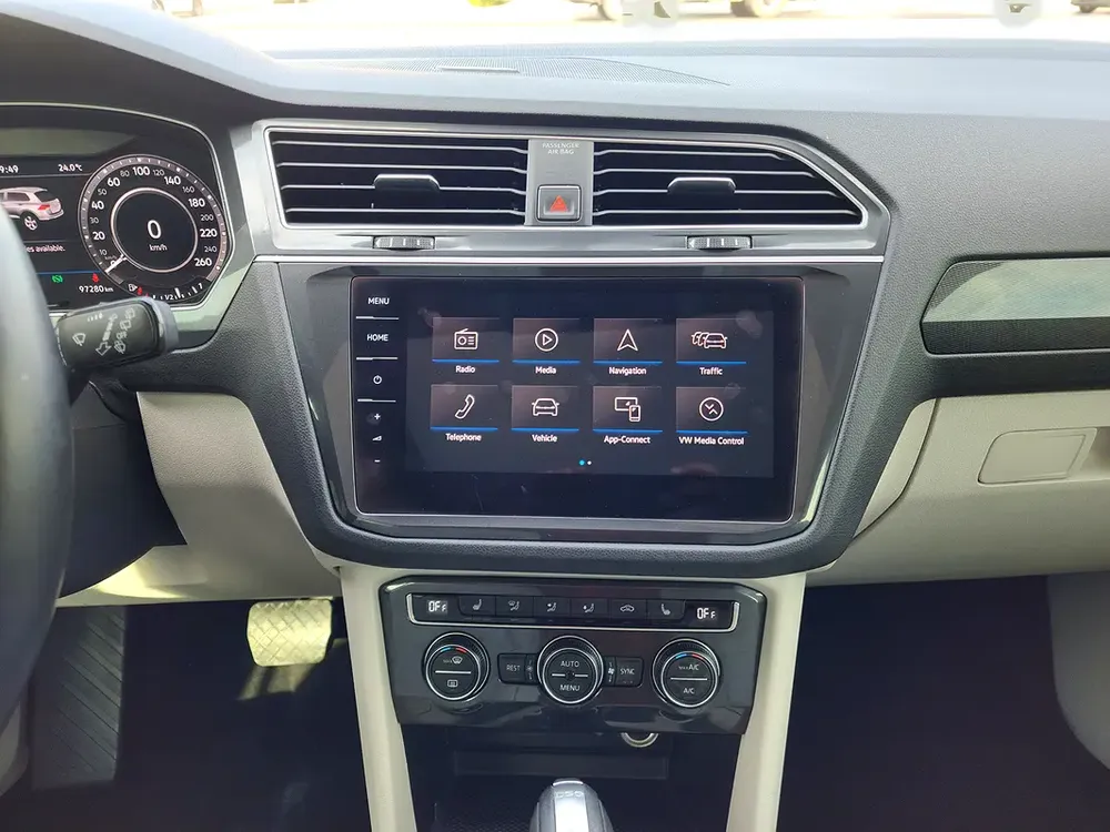 Volkswagen Tiguan 4Motion 2.0 Sport 2018 Model GCC Specs With Full Service History From Agency - Image 14